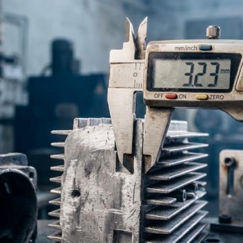 What is the optimal thickness for LED die-cast aluminum housings in extreme heat?